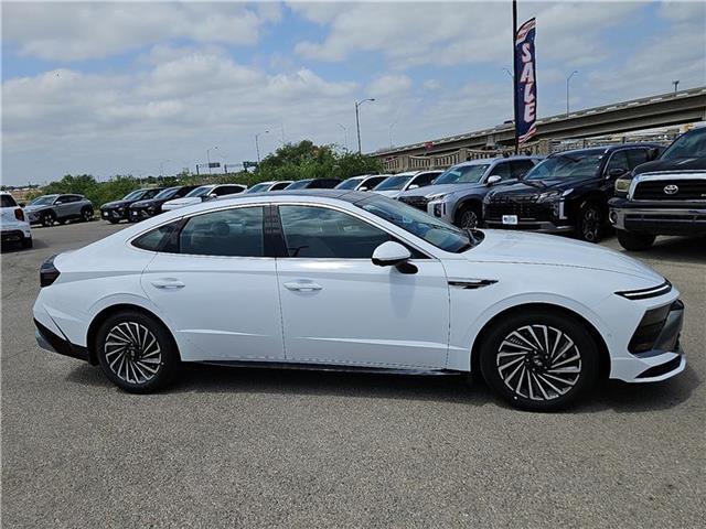 new 2025 Hyundai Sonata Hybrid car