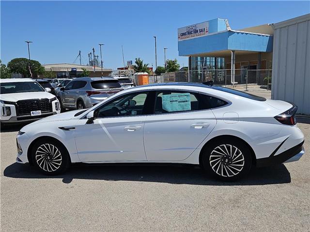 new 2024 Hyundai Sonata Hybrid car