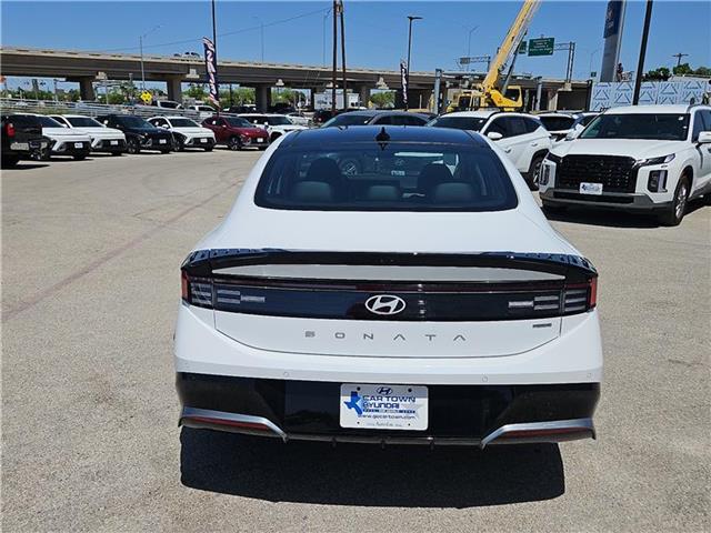 new 2024 Hyundai Sonata Hybrid car