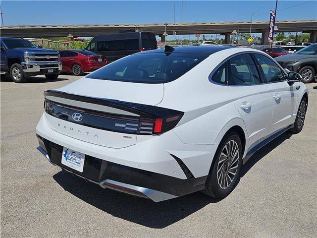 new 2024 Hyundai Sonata Hybrid car