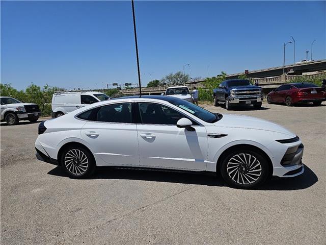 new 2024 Hyundai Sonata Hybrid car