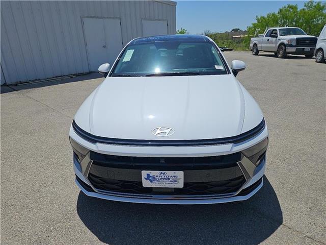 new 2024 Hyundai Sonata Hybrid car