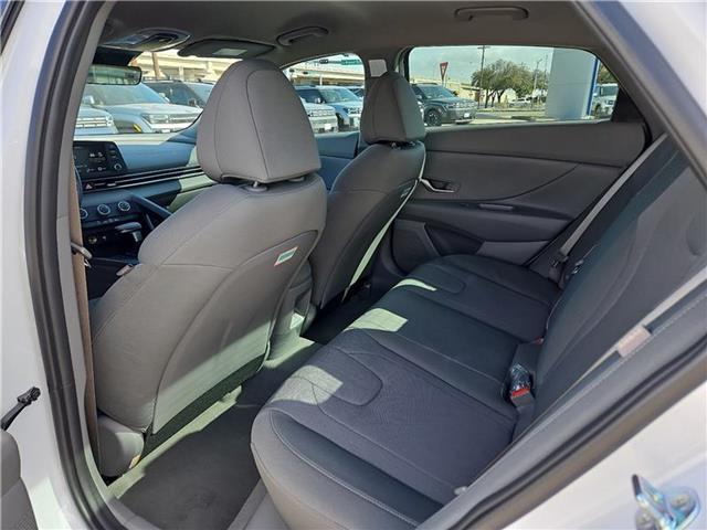 new 2025 Hyundai Elantra car