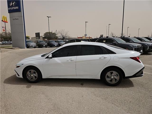 new 2025 Hyundai Elantra car