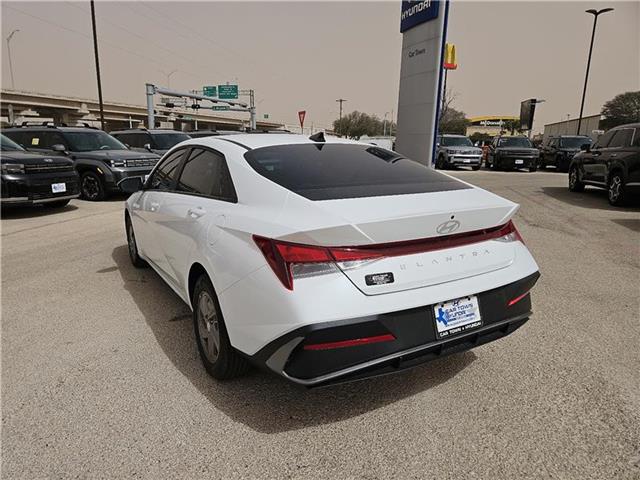 new 2025 Hyundai Elantra car