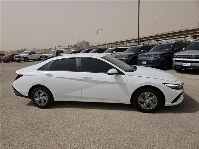 new 2025 Hyundai Elantra car