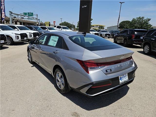 new 2025 Hyundai Elantra car