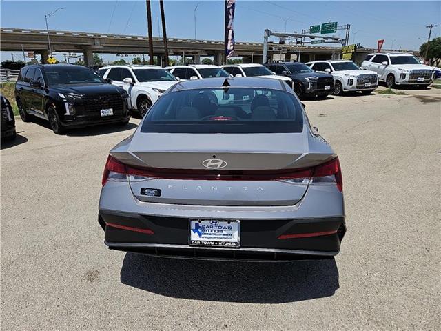 new 2025 Hyundai Elantra car