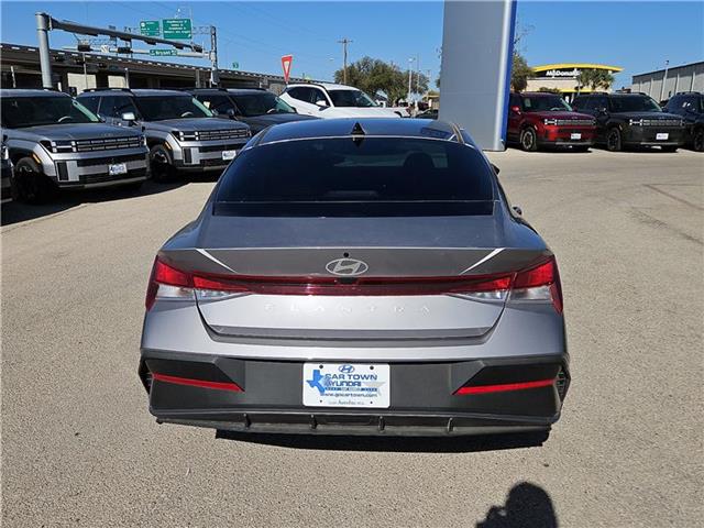 new 2025 Hyundai Elantra car