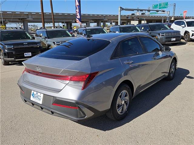 new 2025 Hyundai Elantra car