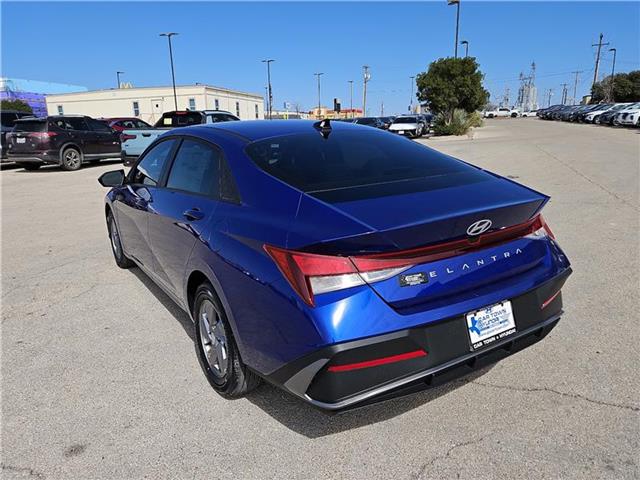 new 2025 Hyundai Elantra car
