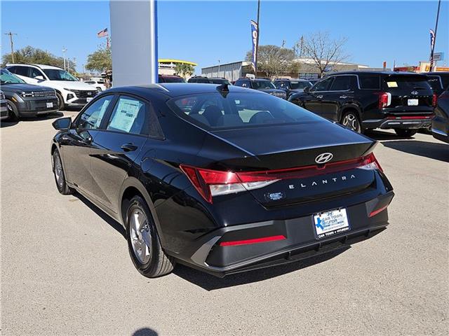 new 2025 Hyundai Elantra car