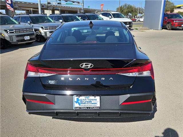 new 2025 Hyundai Elantra car