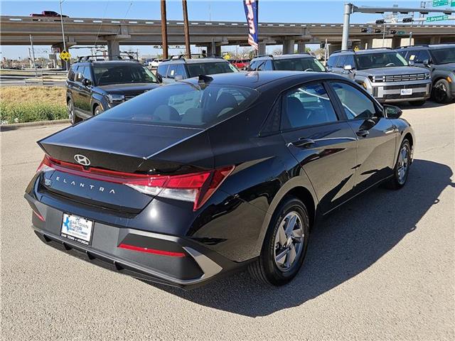 new 2025 Hyundai Elantra car