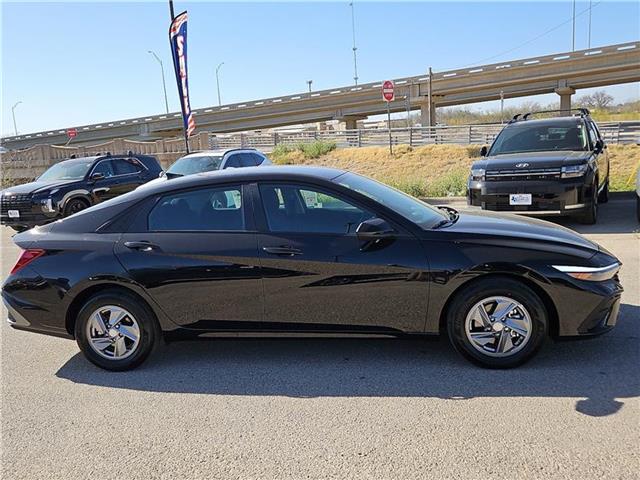 new 2025 Hyundai Elantra car