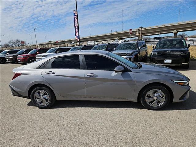 new 2025 Hyundai Elantra car