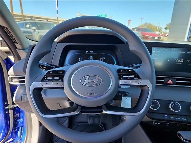 new 2025 Hyundai Elantra car