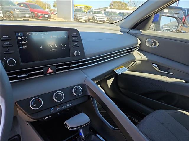 new 2025 Hyundai Elantra car
