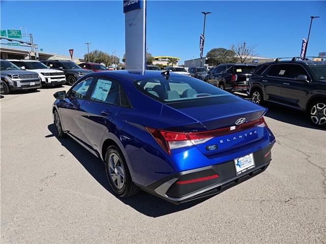 new 2025 Hyundai Elantra car