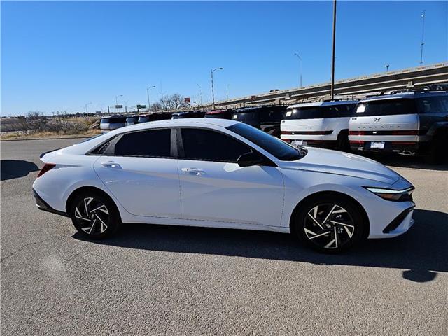 new 2025 Hyundai Elantra car