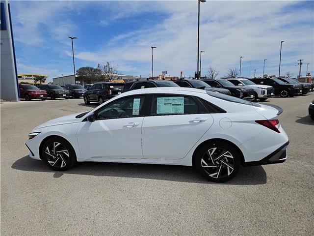 new 2025 Hyundai Elantra car