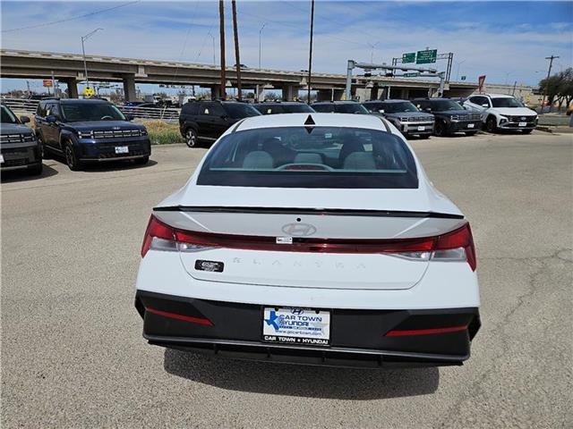 new 2025 Hyundai Elantra car