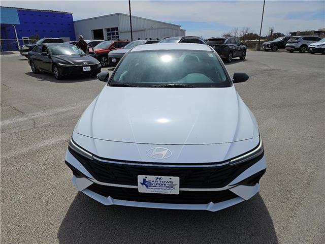 new 2025 Hyundai Elantra car