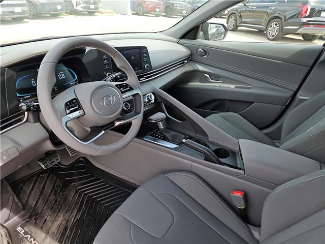 new 2025 Hyundai Elantra car