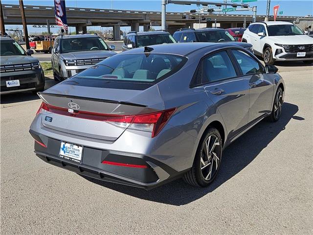 new 2025 Hyundai Elantra car