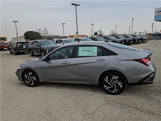 new 2025 Hyundai Elantra car