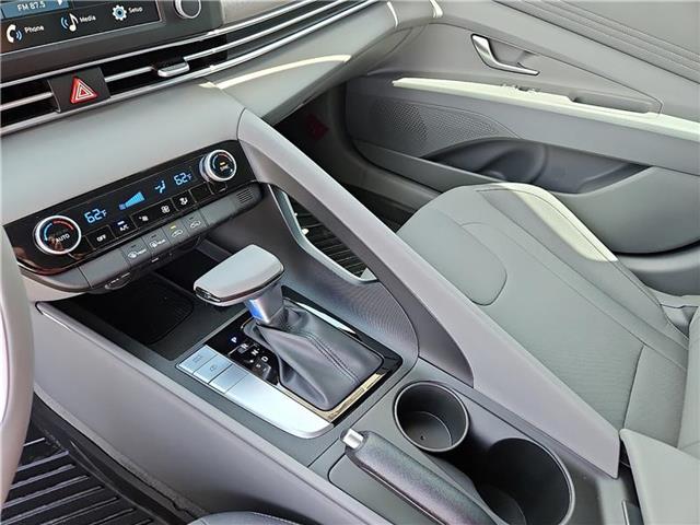 new 2025 Hyundai Elantra car