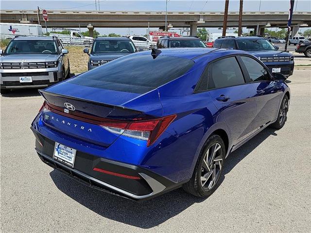 new 2025 Hyundai Elantra car