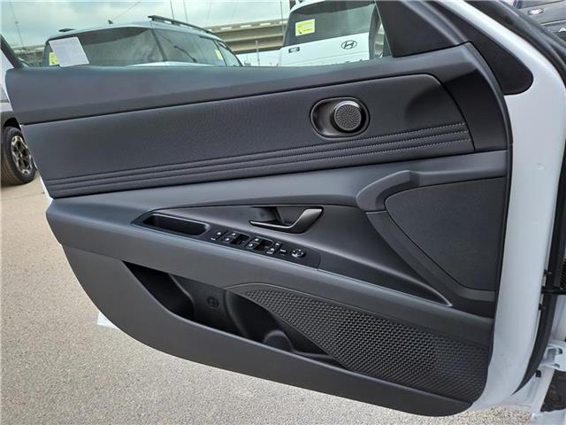 new 2025 Hyundai Elantra car