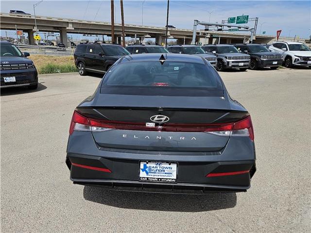 new 2025 Hyundai Elantra car