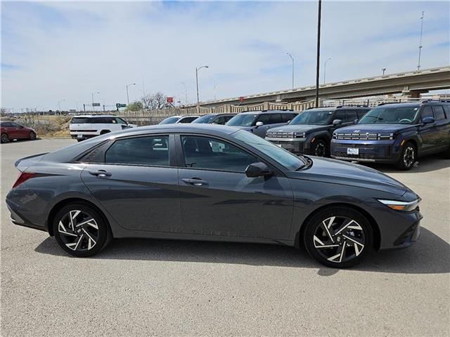 new 2025 Hyundai Elantra car