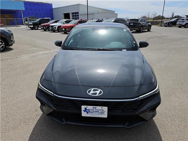 new 2025 Hyundai Elantra car