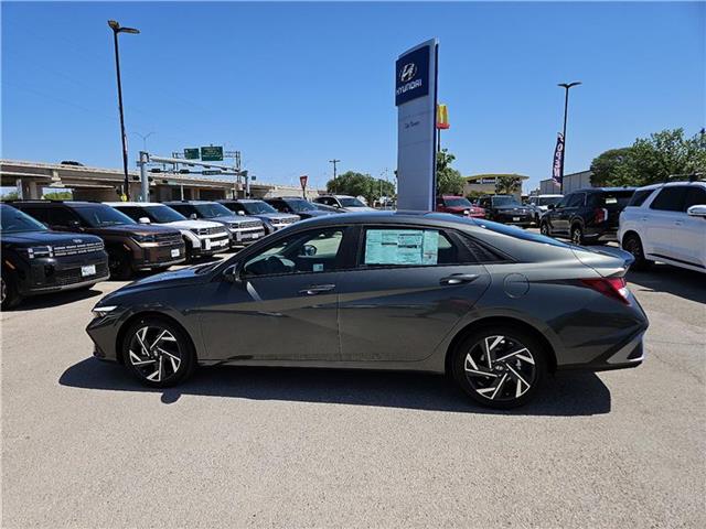 new 2025 Hyundai Elantra car