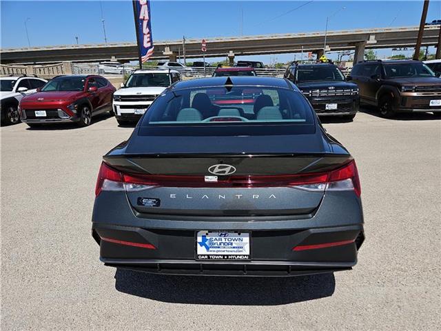new 2025 Hyundai Elantra car
