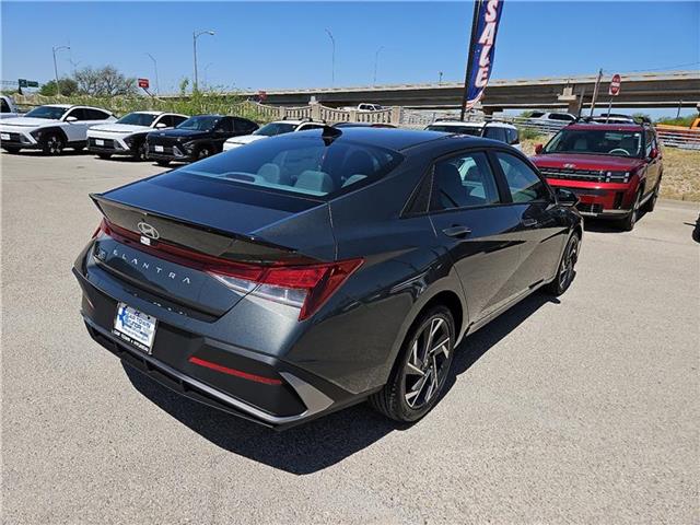 new 2025 Hyundai Elantra car