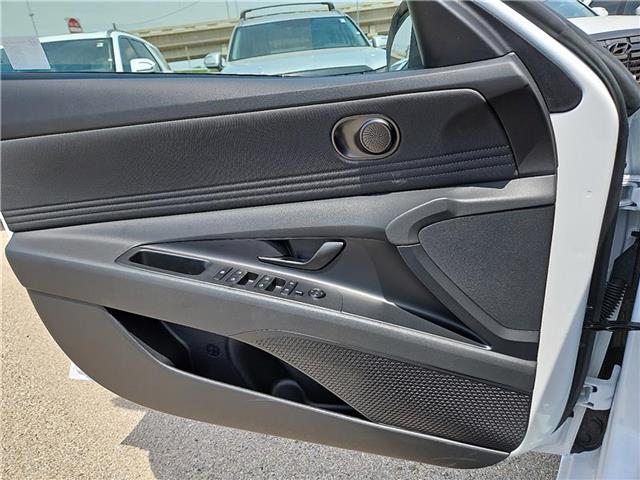new 2025 Hyundai Elantra HEV car