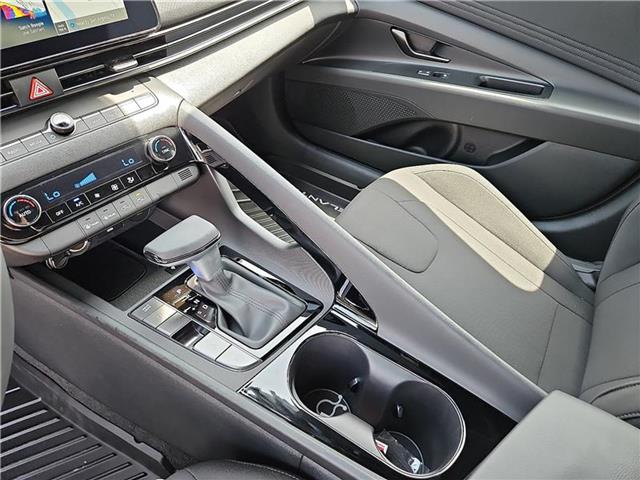 new 2025 Hyundai Elantra HEV car