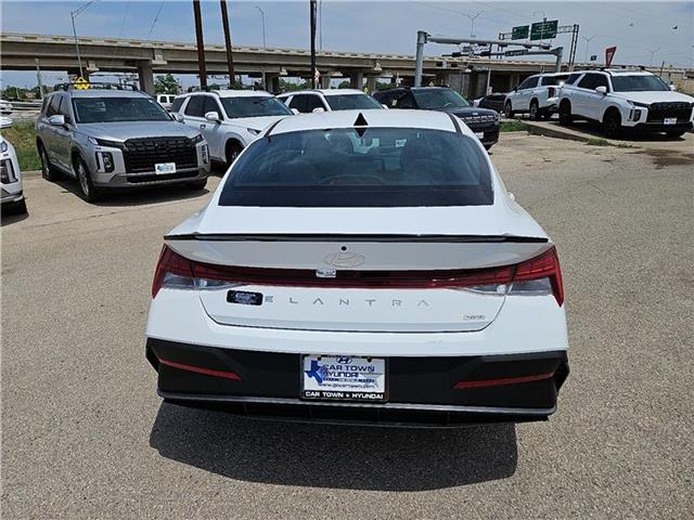new 2025 Hyundai Elantra HEV car