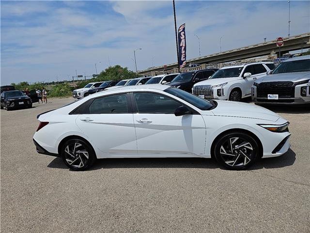 new 2025 Hyundai Elantra HEV car
