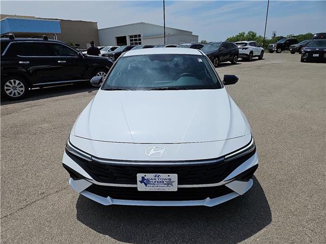 new 2025 Hyundai Elantra HEV car
