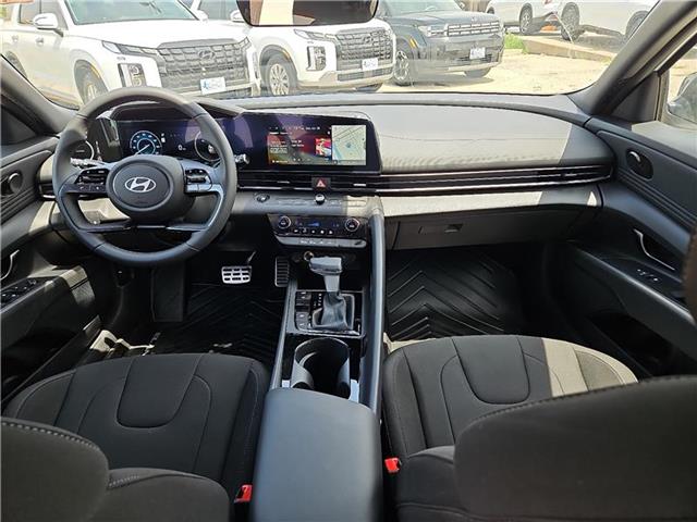 new 2025 Hyundai Elantra HEV car