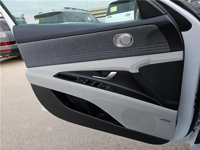 new 2025 Hyundai Elantra car