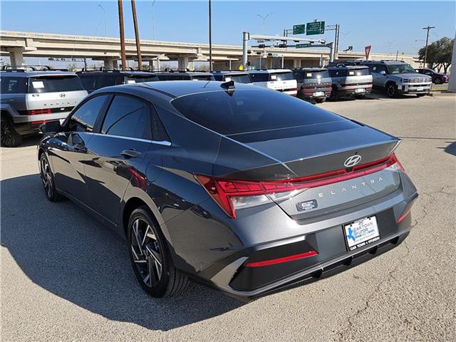 new 2025 Hyundai Elantra car