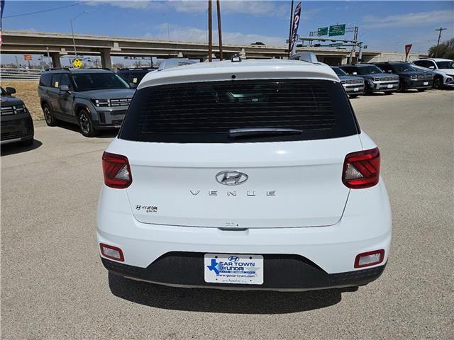 new 2025 Hyundai Venue car
