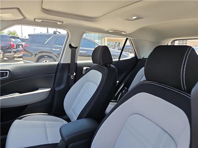 new 2025 Hyundai Venue car