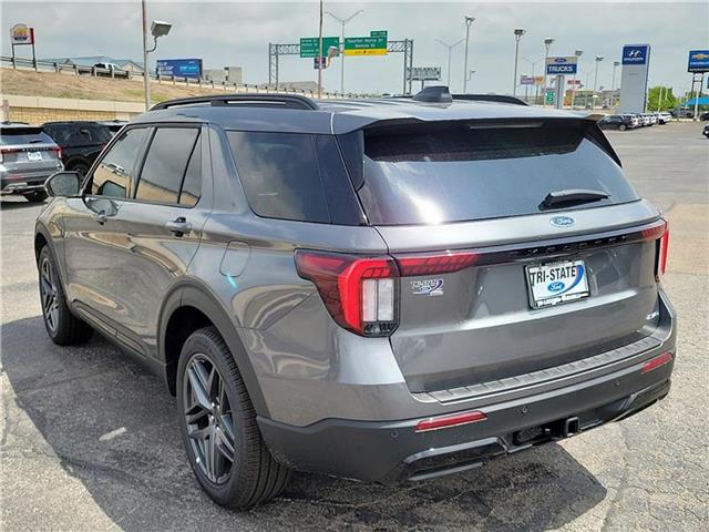 new 2025 Ford Explorer car